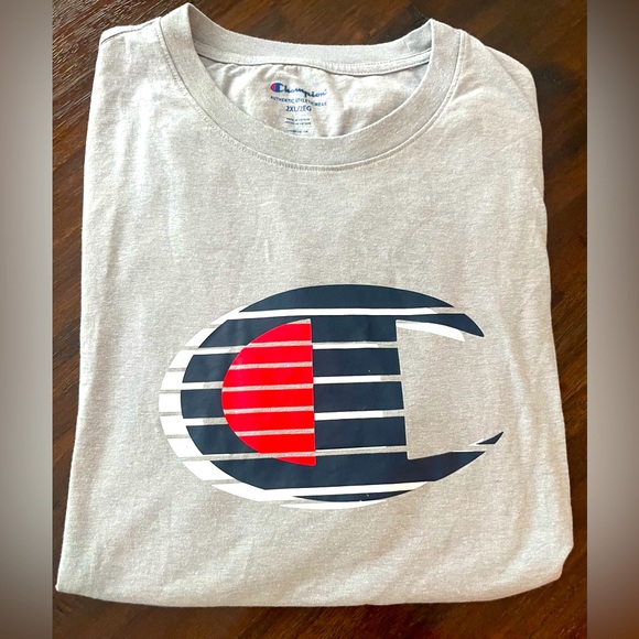 Like new  Size 2XL Champion T-shirt - Picture 1 of 7
